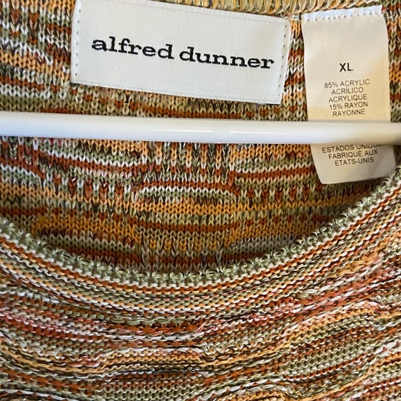 Women’s Short-Sleeved Multi-Colors Sweater - Picture 2 of 3